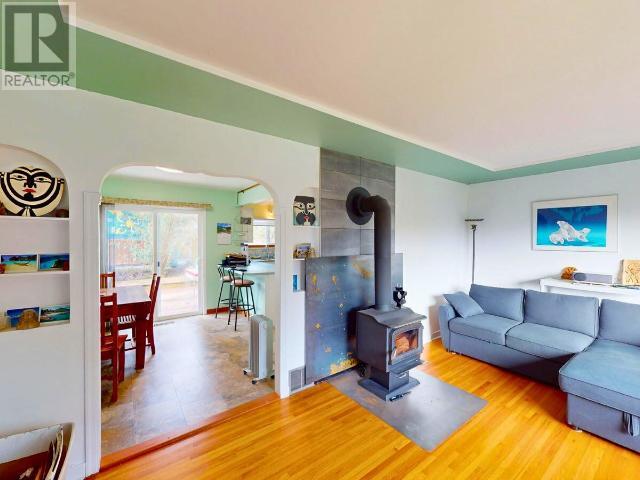 5385 EARL STREET, Texada Island