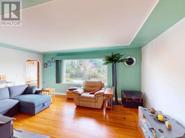 5385 EARL STREET, Texada Island