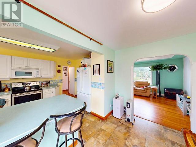 5385 EARL STREET, Texada Island
