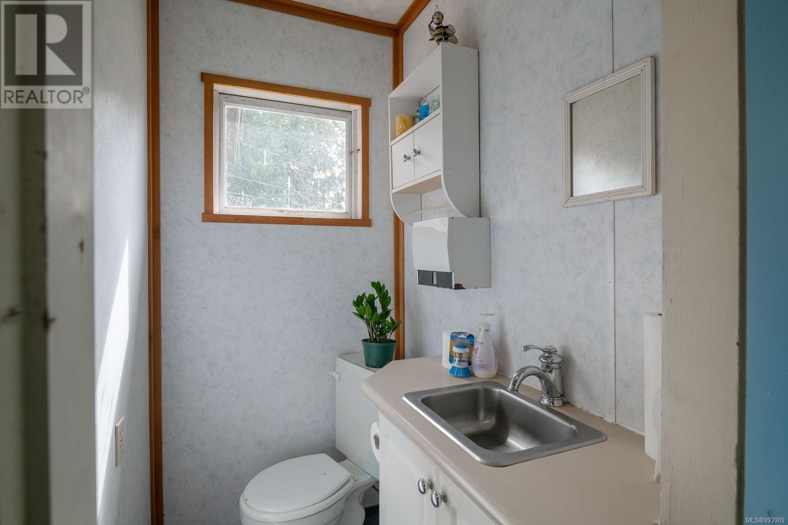 7087 Mays Rd, Duncan