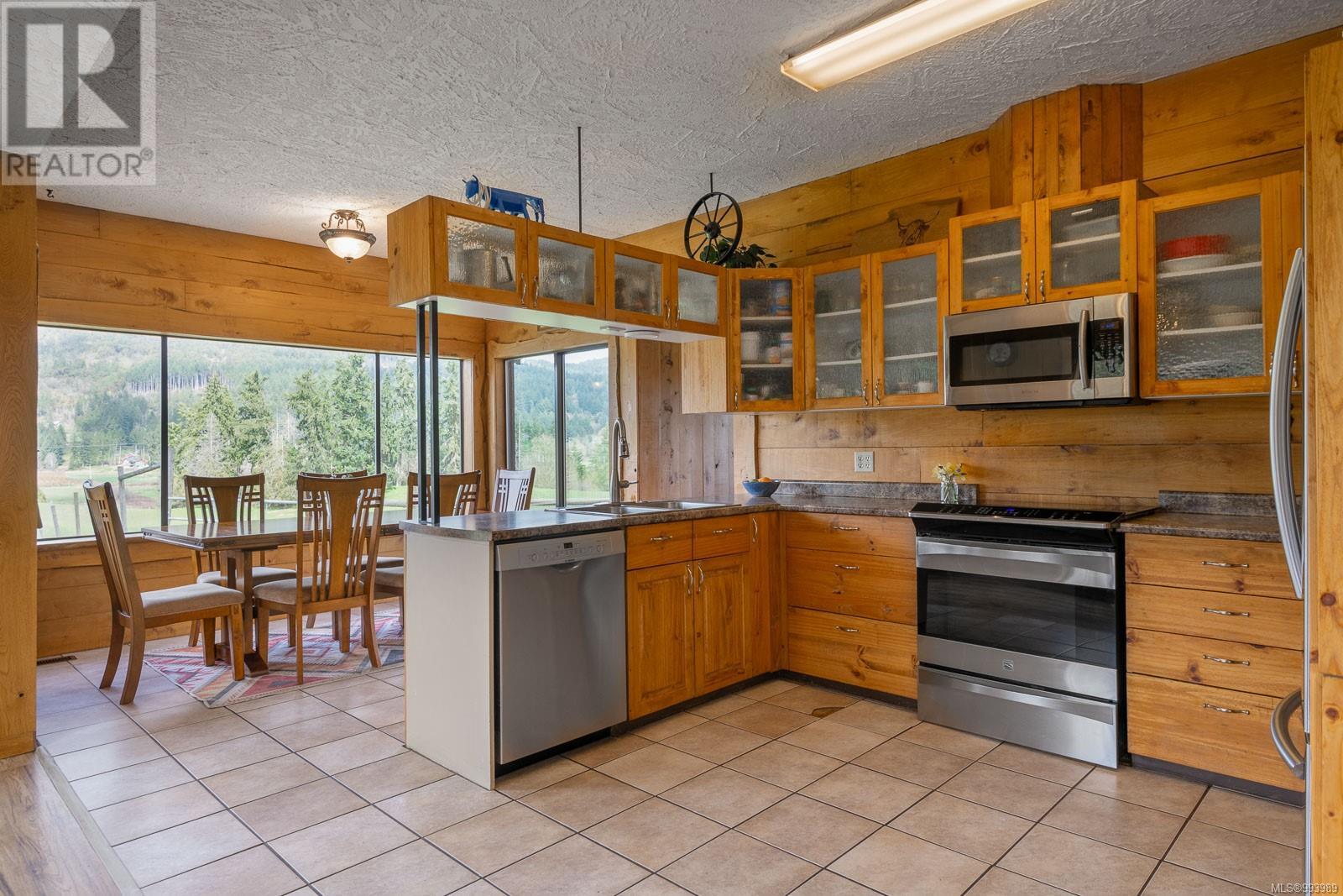 7087 Mays Rd, Duncan