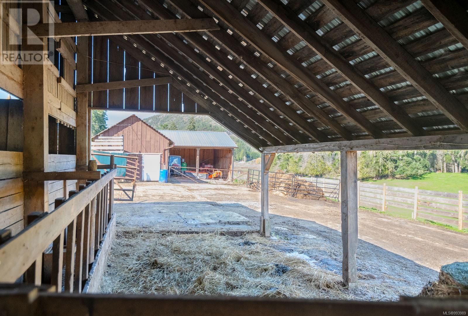 7087 Mays Rd, Duncan