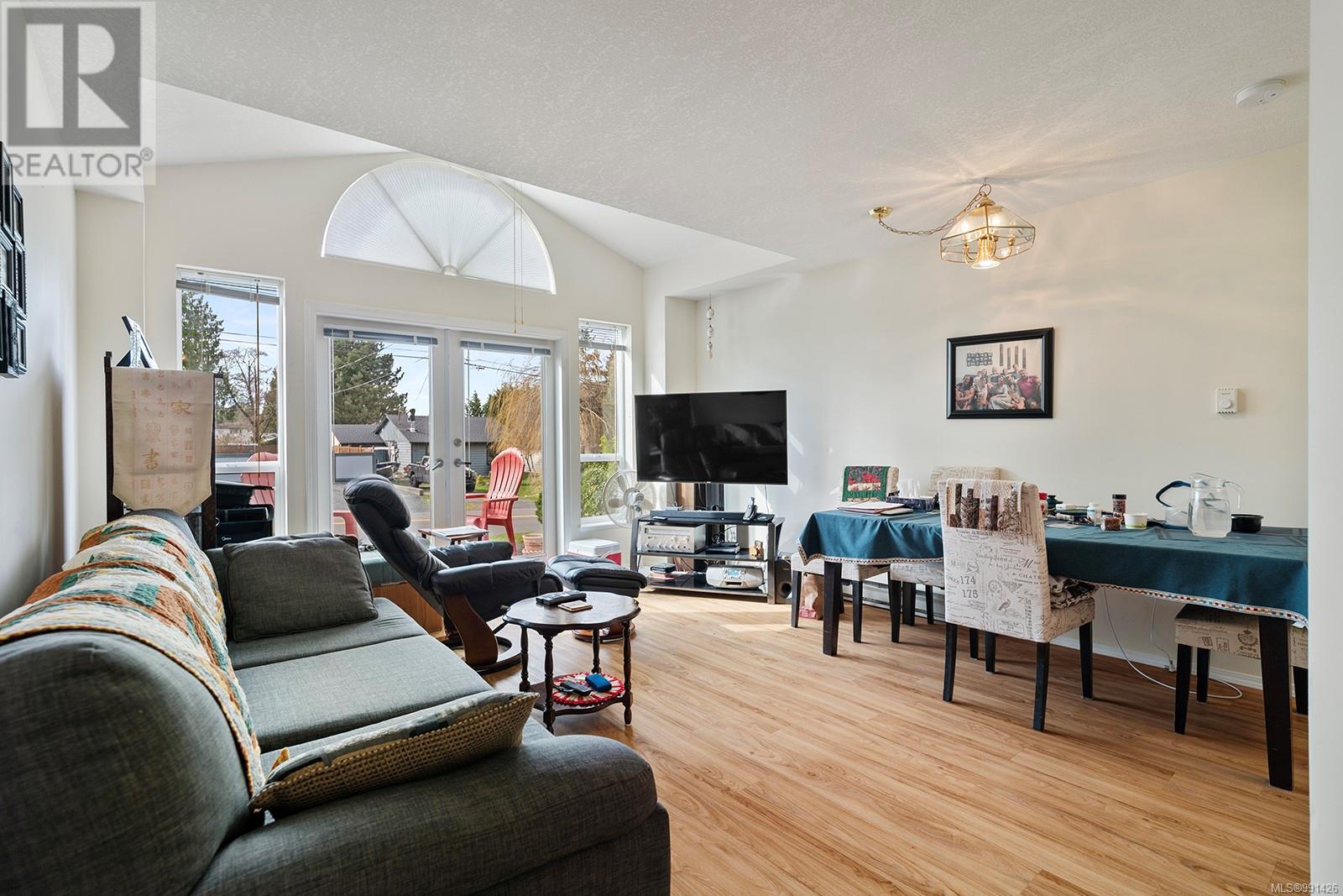 407 264 McVickers St, Parksville real estate listing 991426