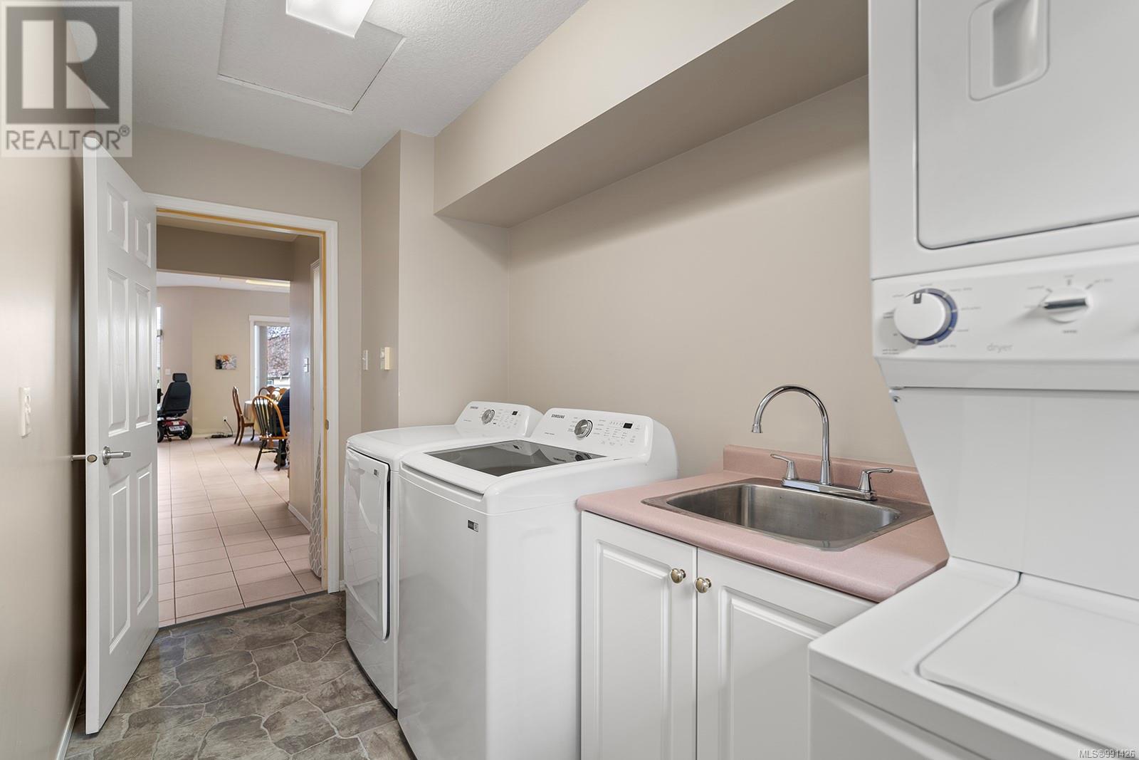 407 264 McVickers St, Parksville real estate listing 991426