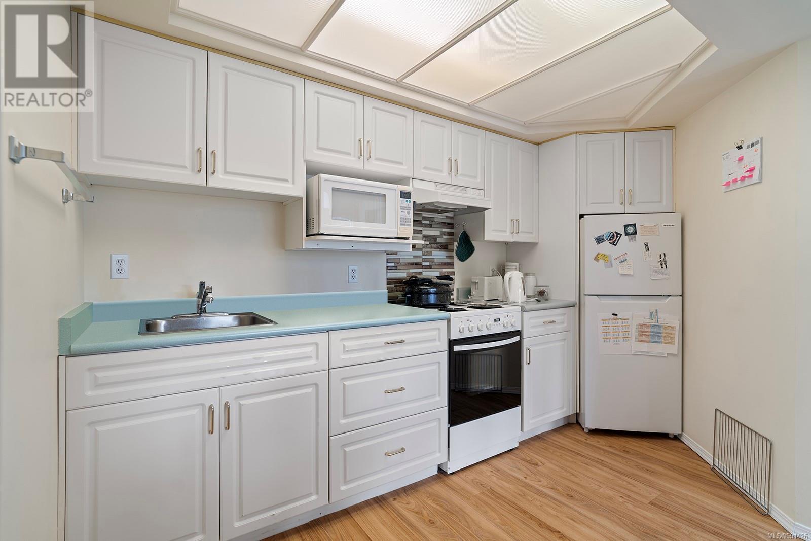 407 264 McVickers St, Parksville real estate listing 991426