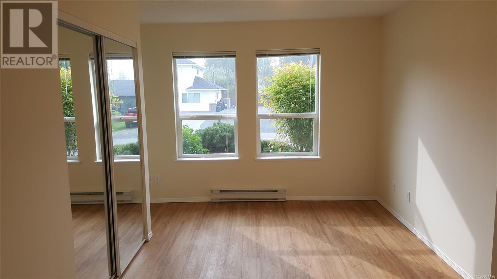 407 264 McVickers St, Parksville real estate listing 991426