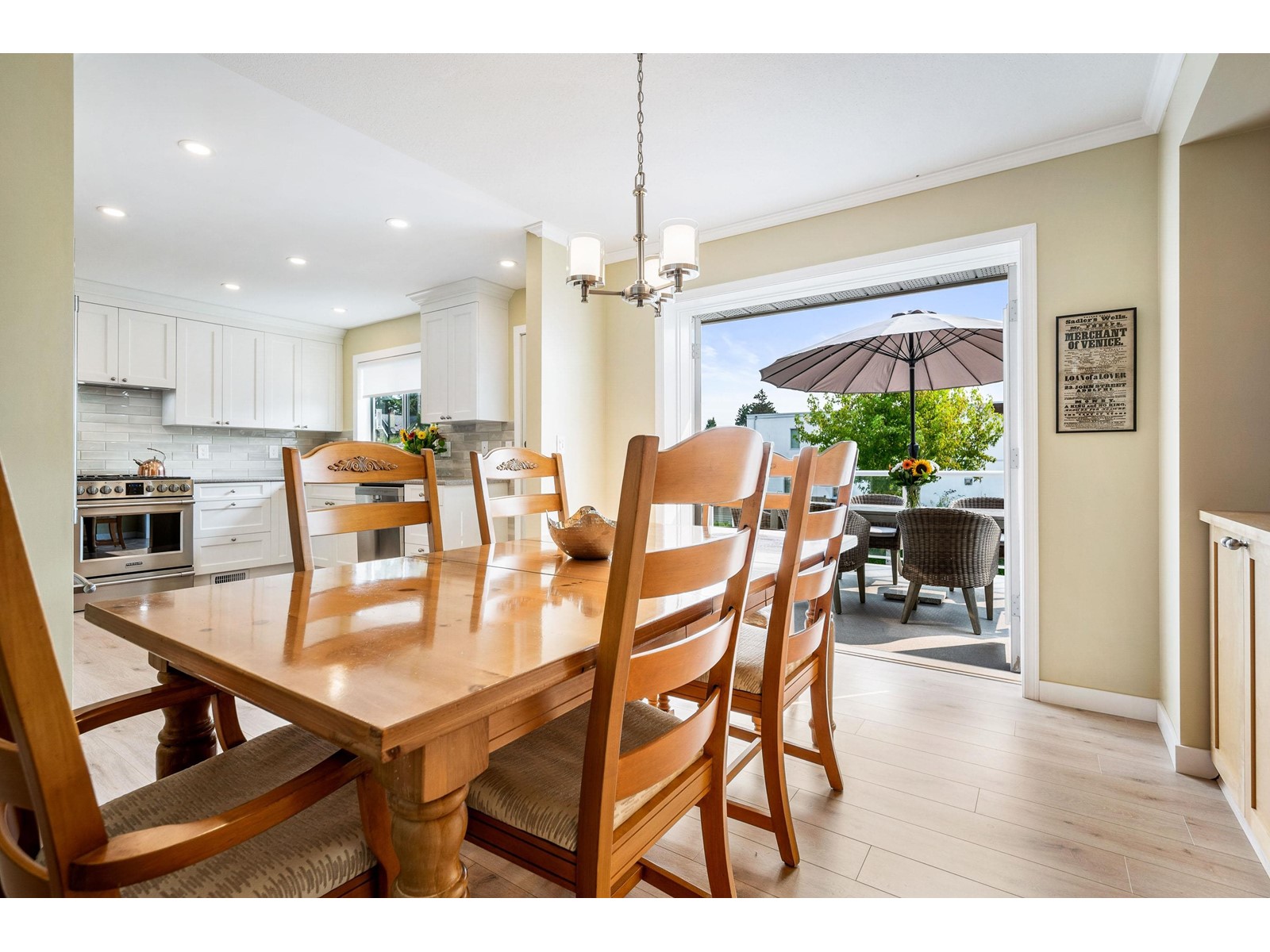 Photo 10 of 1434 Bishop Road, White Rock BC