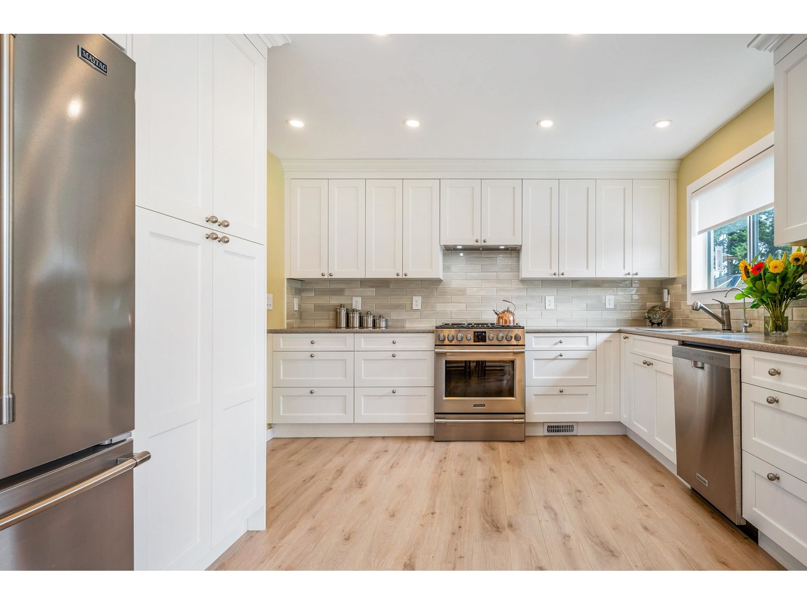 Photo 5 of 1434 Bishop Road, White Rock BC