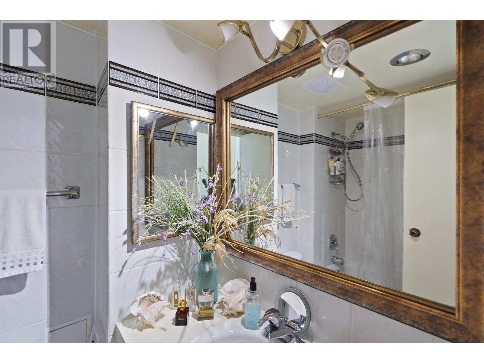 1006 150 24TH STREET, West Vancouver