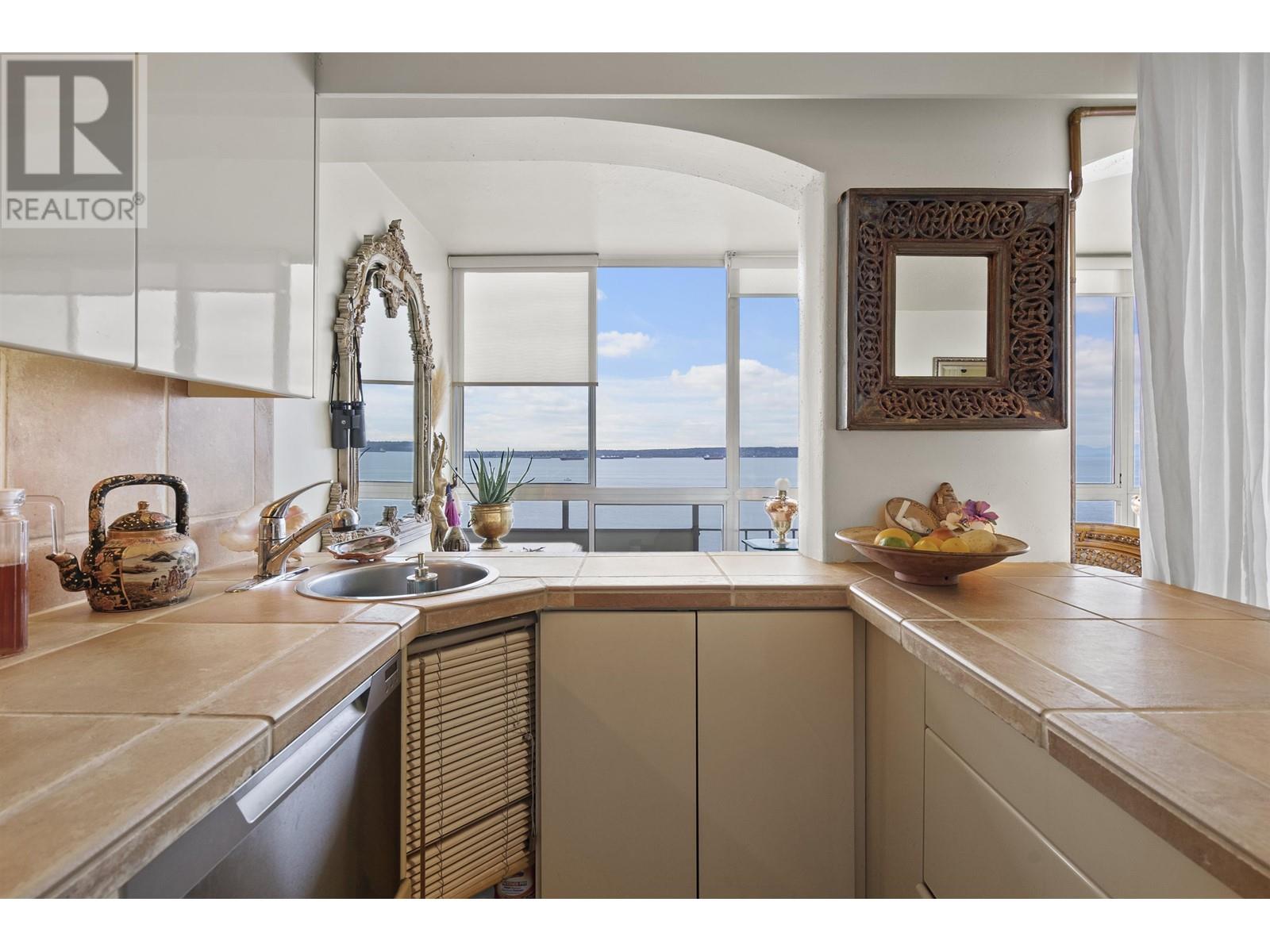 1006 150 24TH STREET, West Vancouver