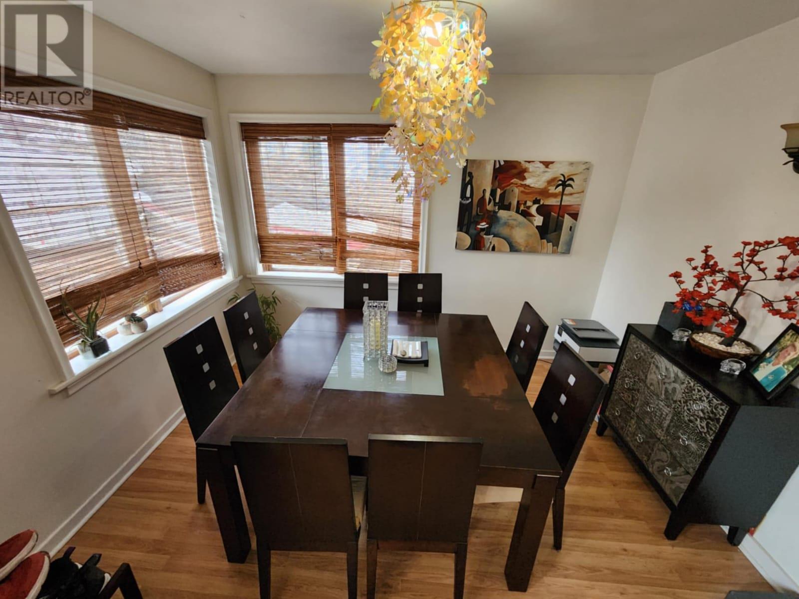 3300 Dahlia Crescent, Trail
