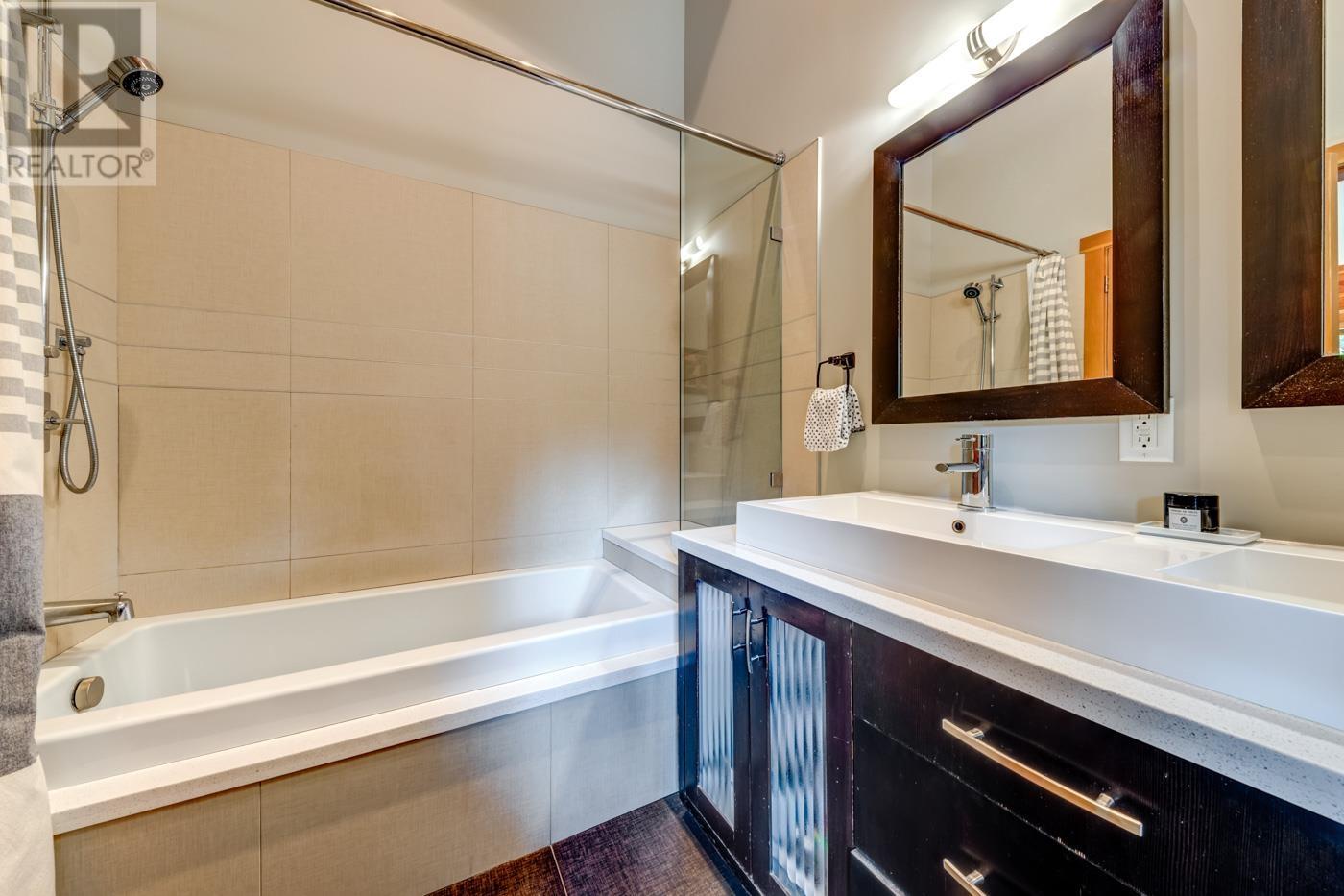 9557 EMERALD DRIVE, Whistler real estate listing R2953197