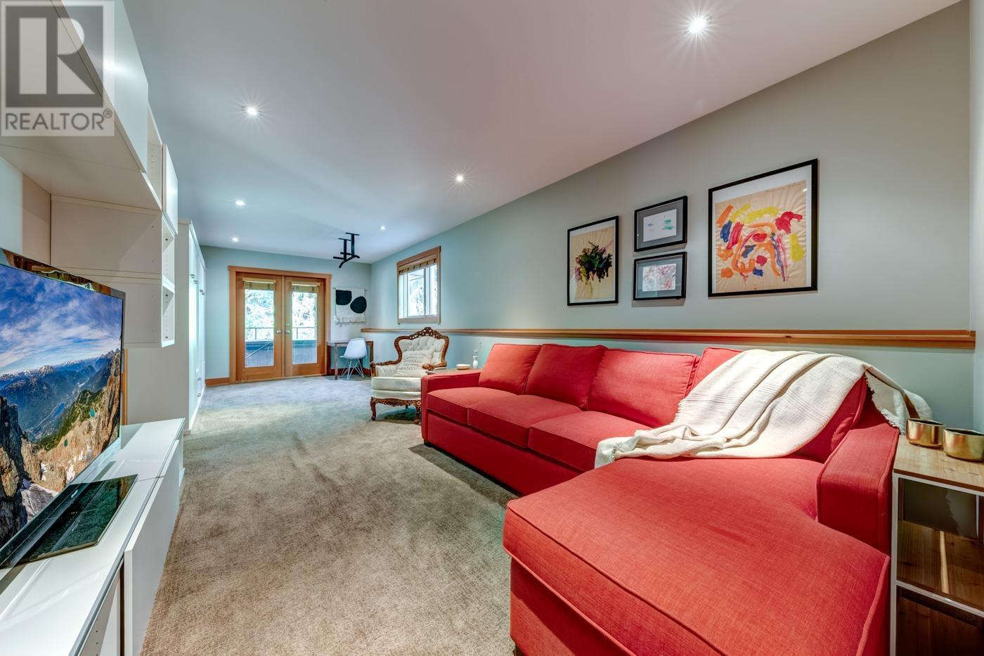 9557 EMERALD DRIVE, Whistler real estate listing R2953197