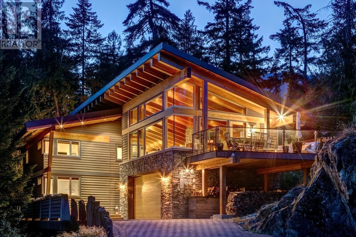 9557 EMERALD DRIVE, Whistler
