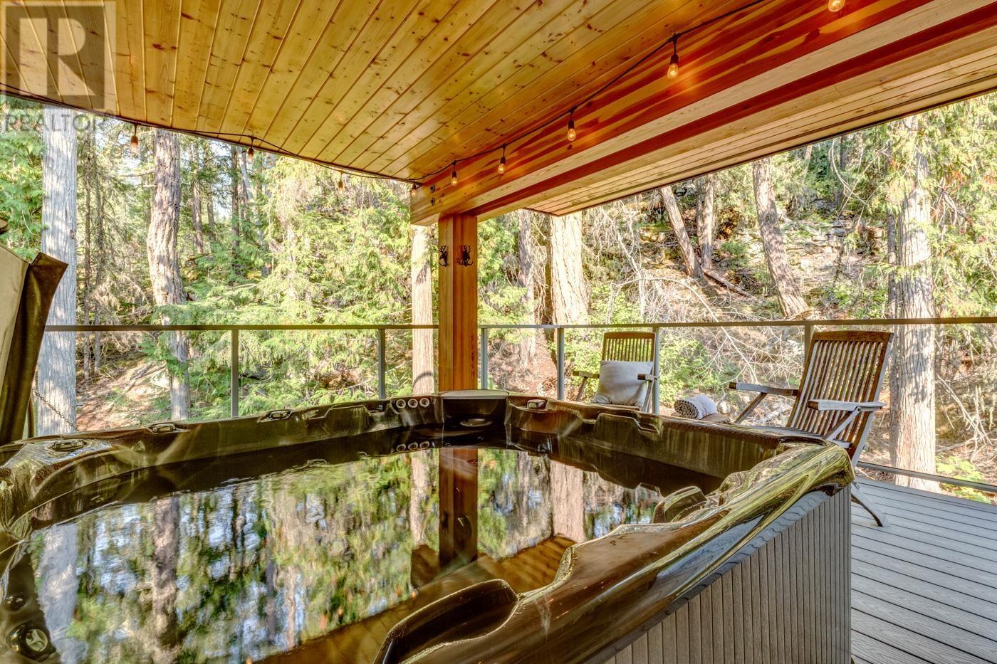 9557 EMERALD DRIVE, Whistler real estate listing R2953197