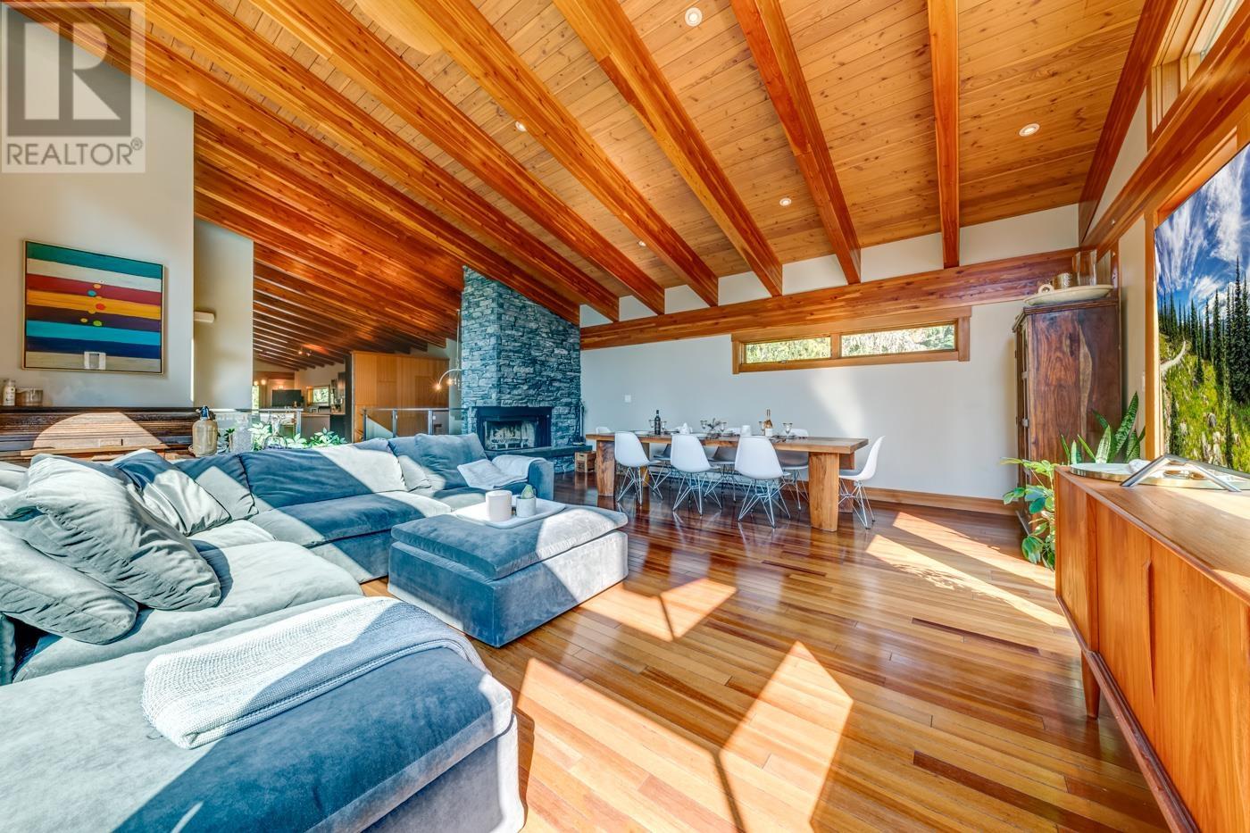 9557 EMERALD DRIVE, Whistler real estate listing R2953197