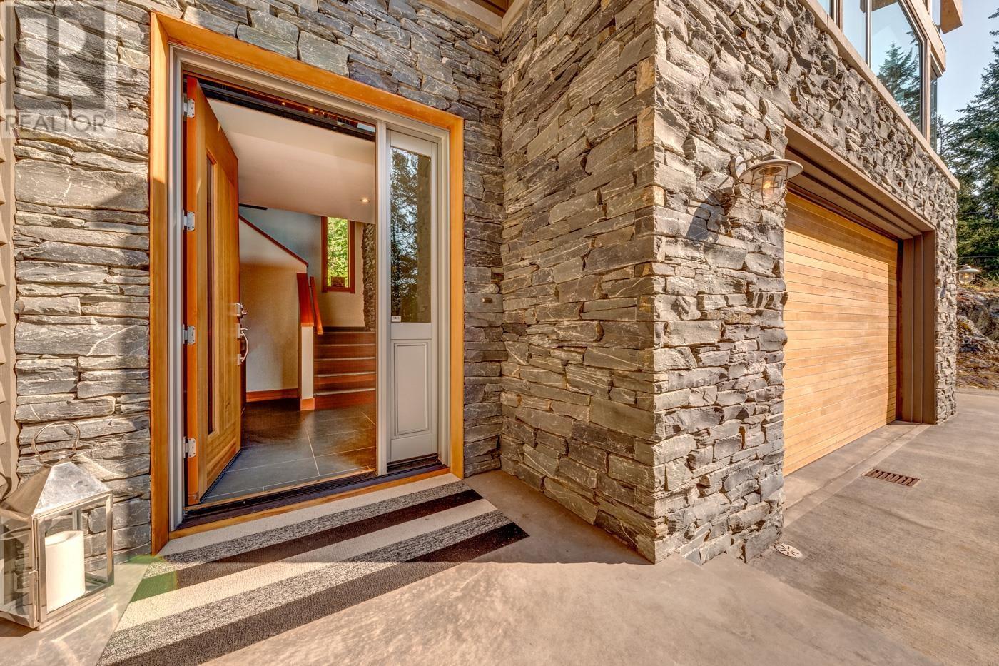 9557 EMERALD DRIVE, Whistler real estate listing R2953197