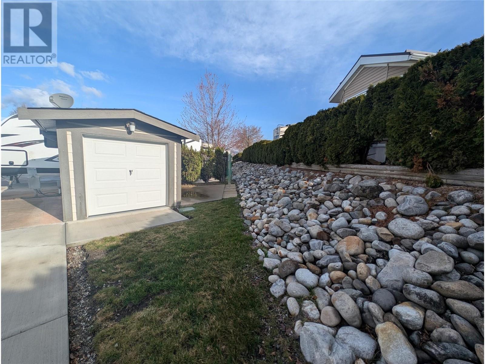 21 8000 Highland Road, Vernon