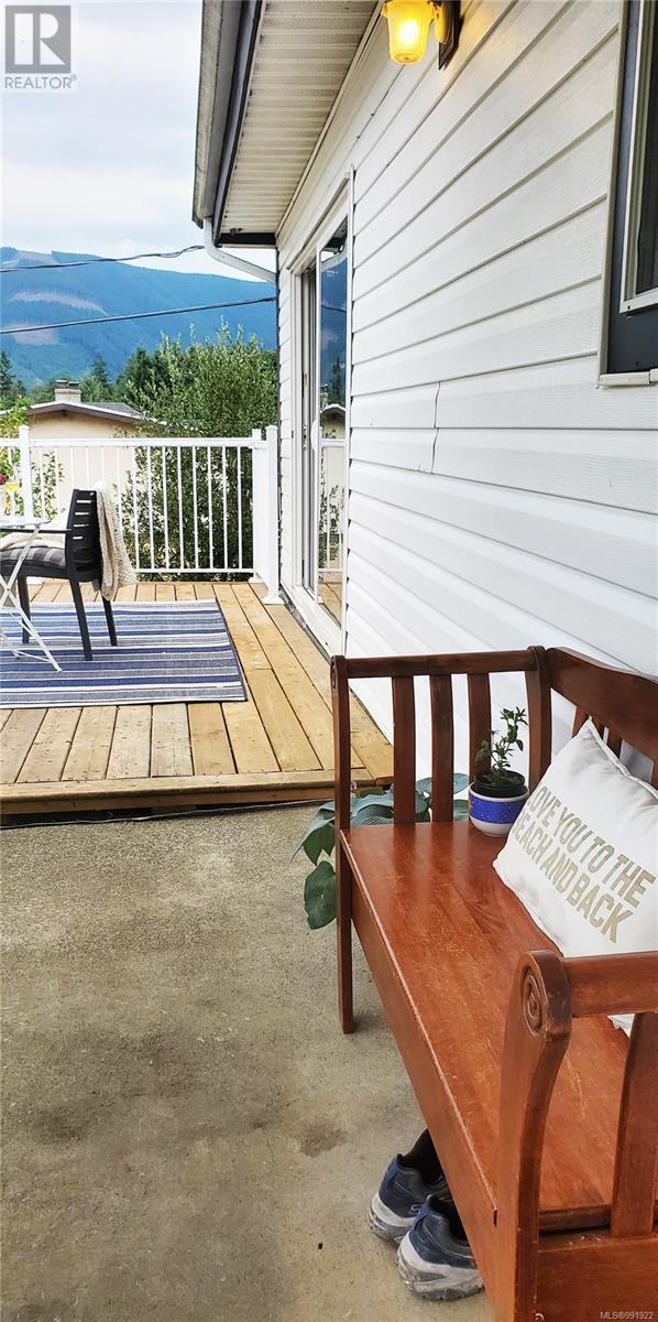 332 South Shore Rd, Lake Cowichan