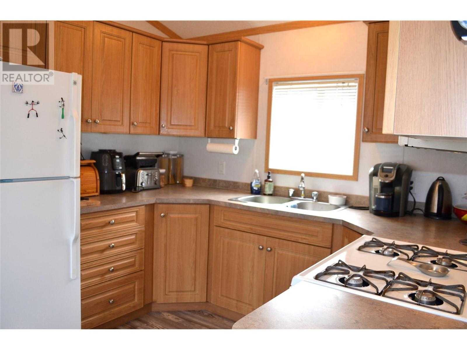 4 4354 Hwy 3 Highway, Keremeos
