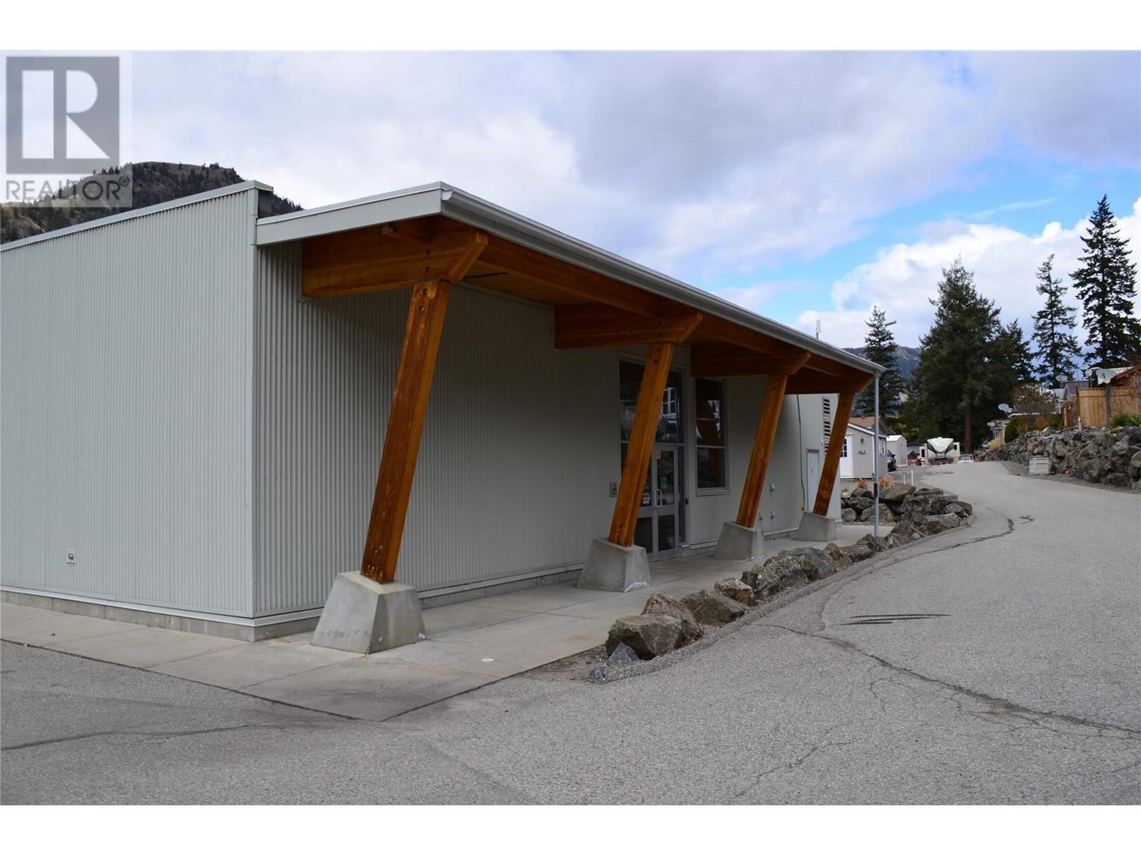 4 4354 Hwy 3 Highway, Keremeos