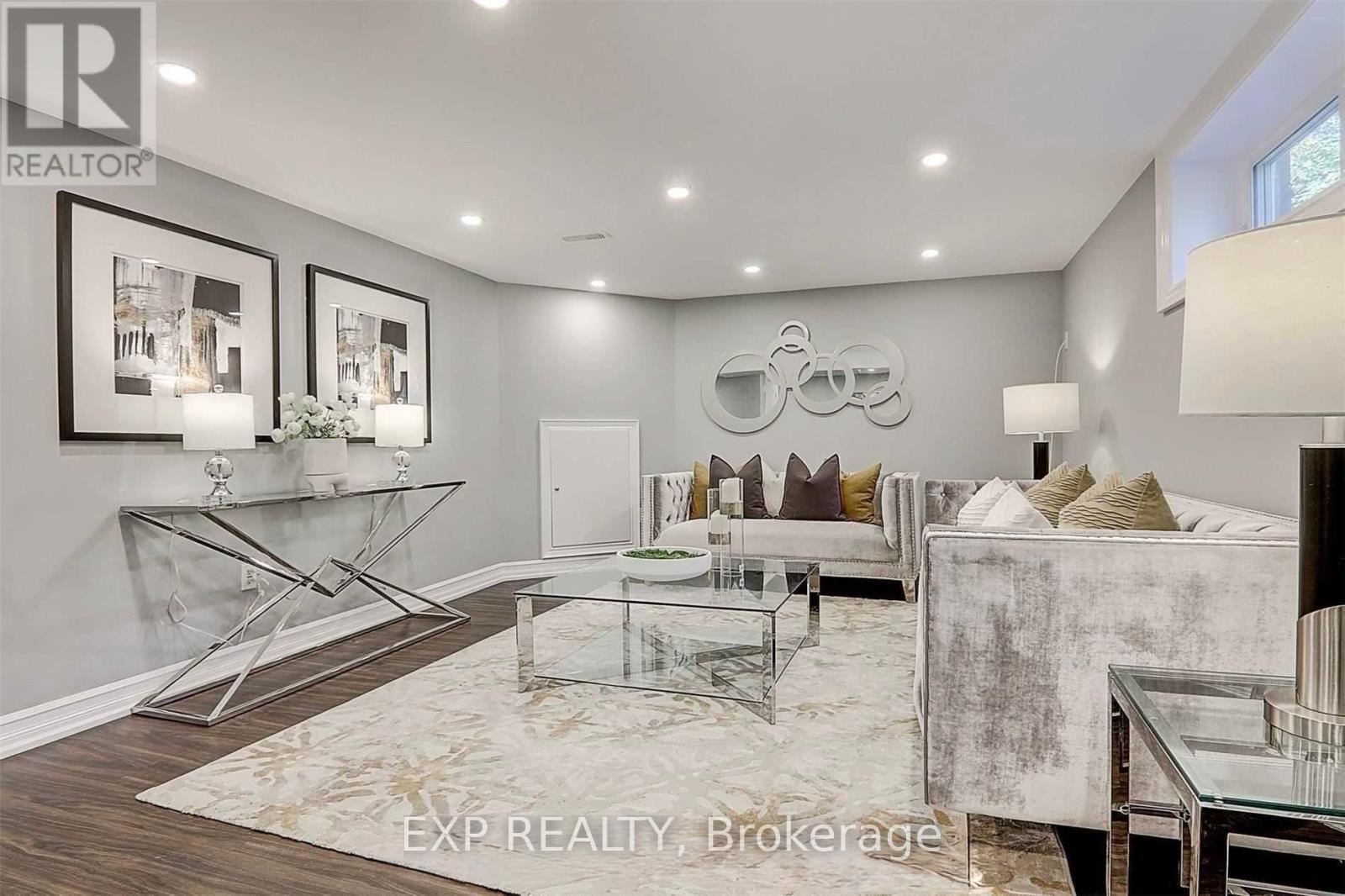 Photo 12 of 88 Riverglen Drive, Georgina ON