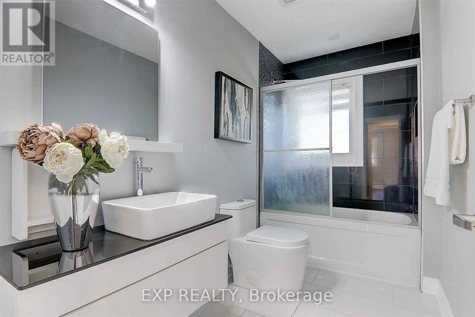 Photo 14 of 88 Riverglen Drive, Georgina ON