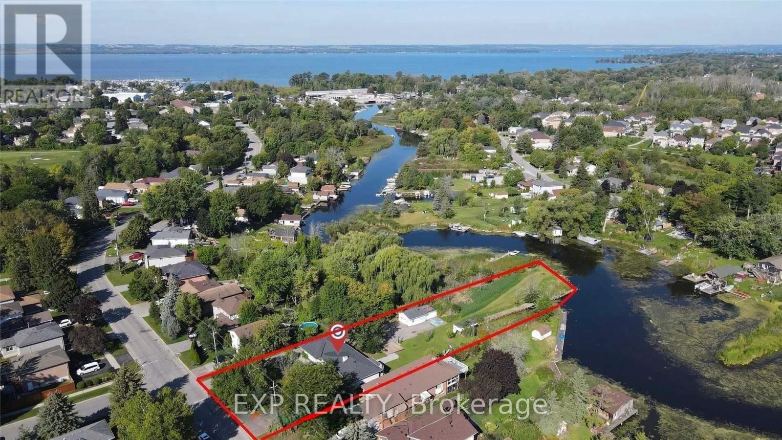 Photo 25 of 88 Riverglen Drive, Georgina ON