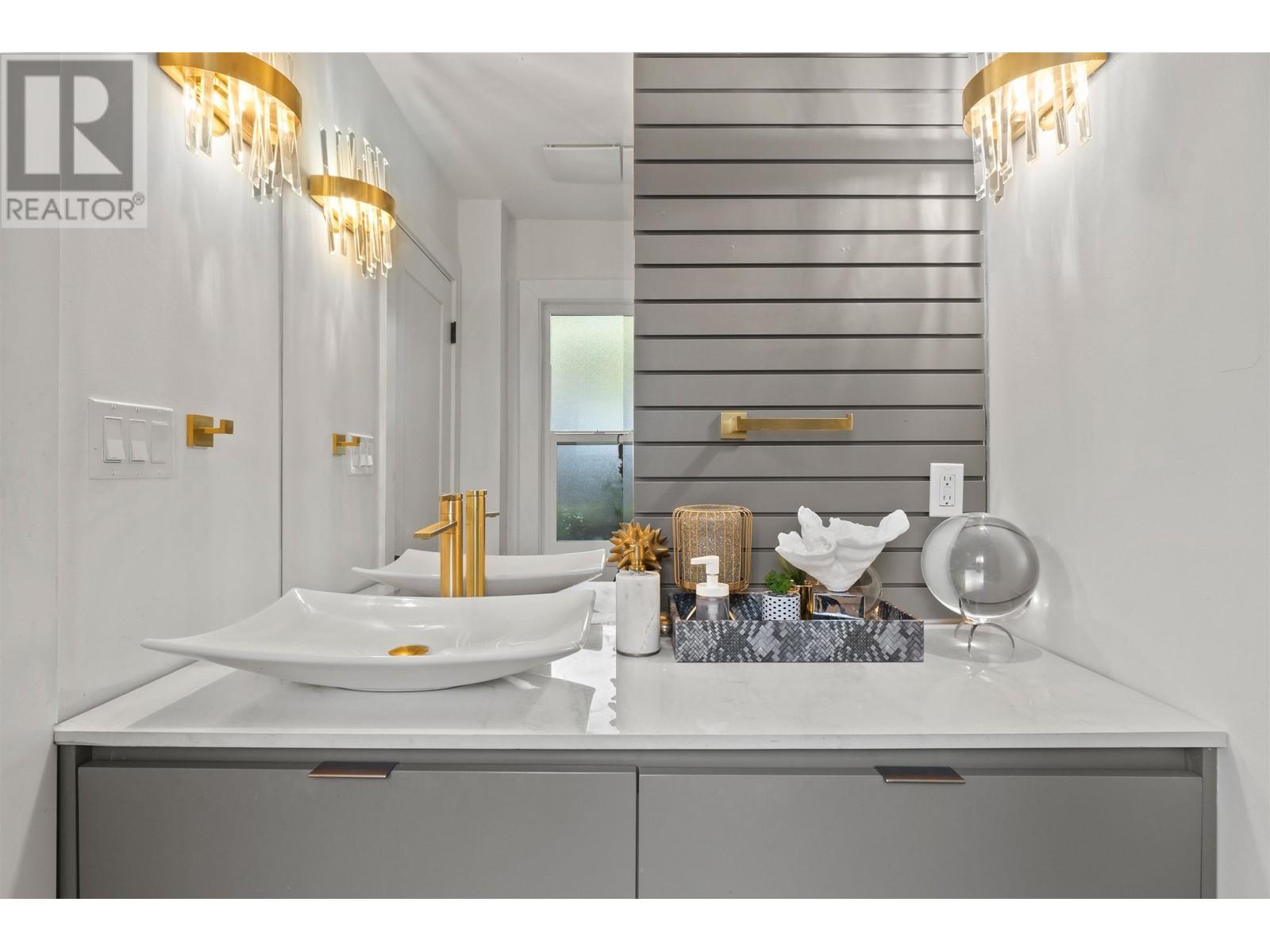 615 E KINGS ROAD, North Vancouver
