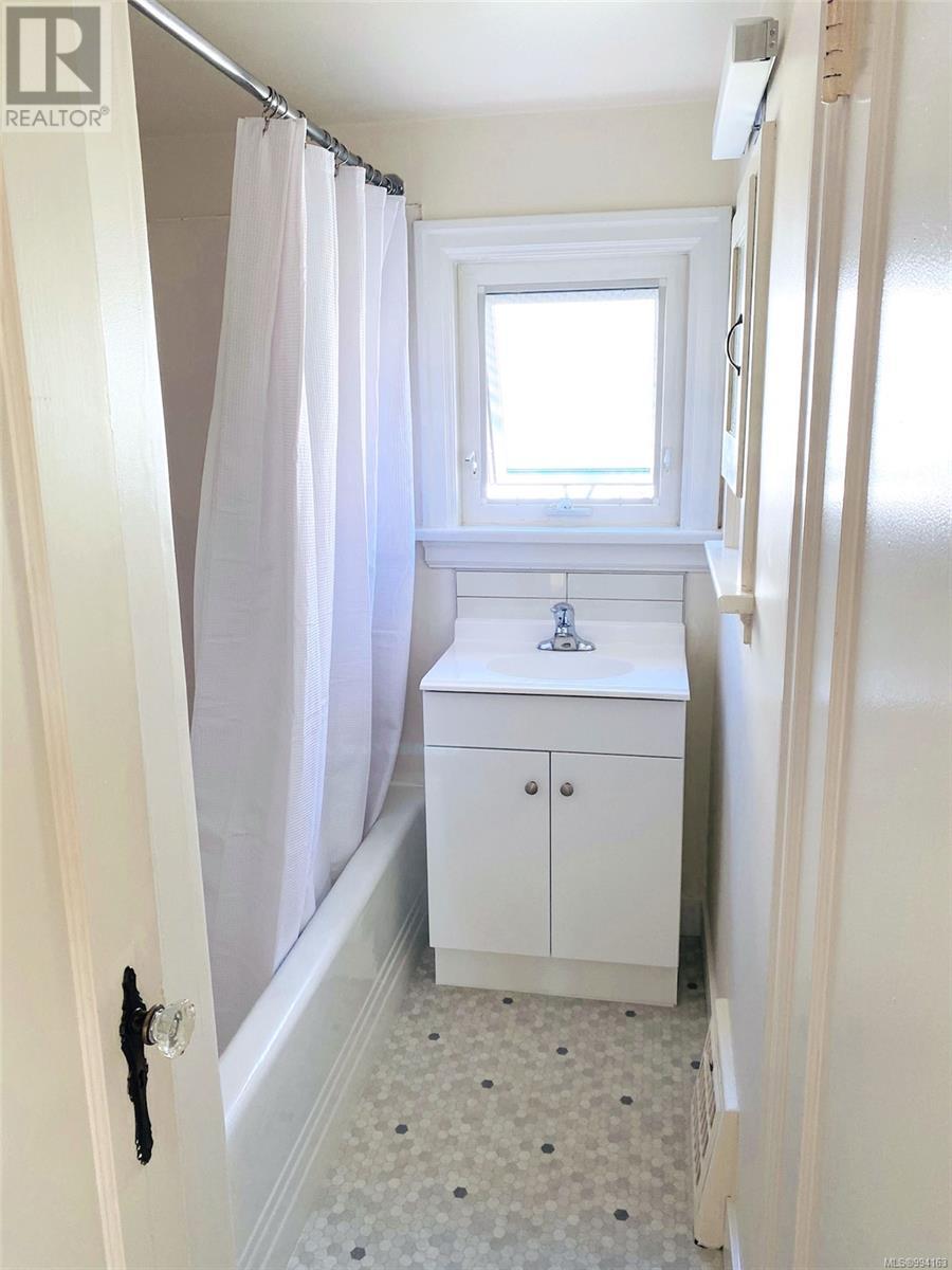  2634 Currie Road, Oak Bay