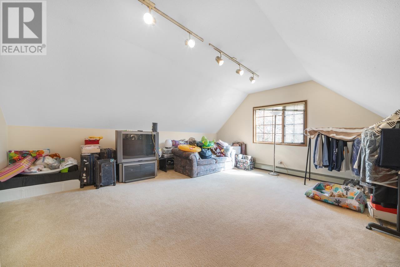 Photo 22 of 8008 Woodhurst Drive, Burnaby BC