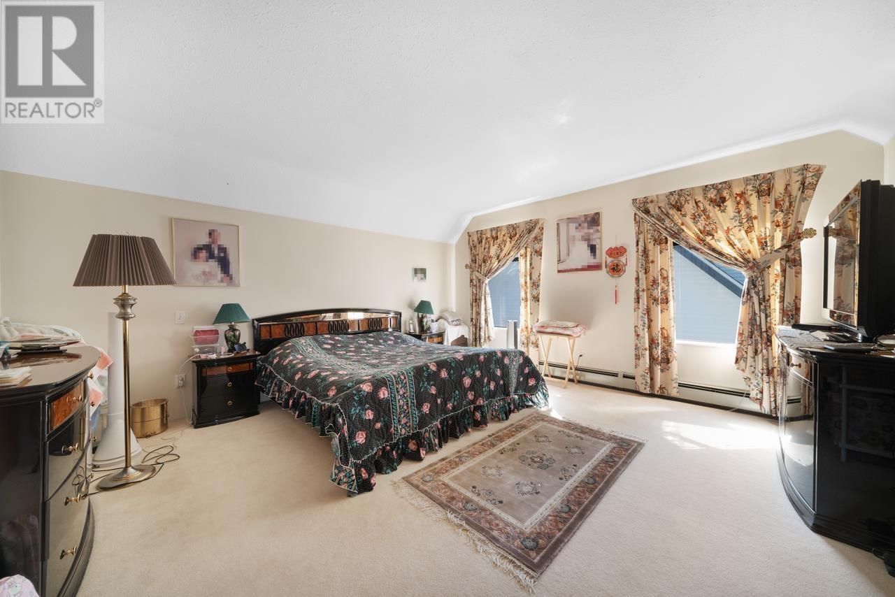 Photo 15 of 8008 Woodhurst Drive, Burnaby BC