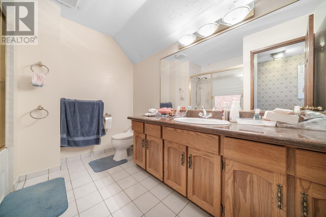 Photo 24 of 8008 Woodhurst Drive, Burnaby BC