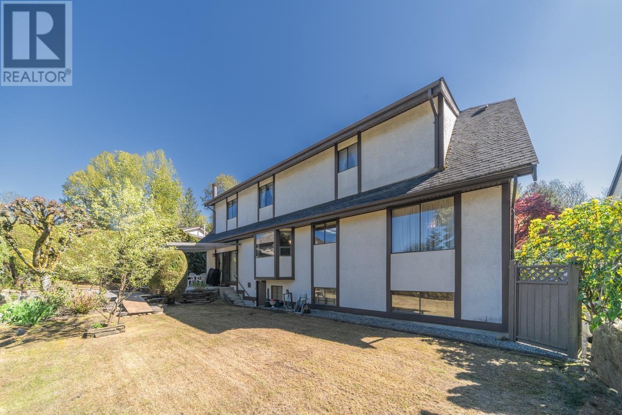 Photo 26 of 8008 Woodhurst Drive, Burnaby BC