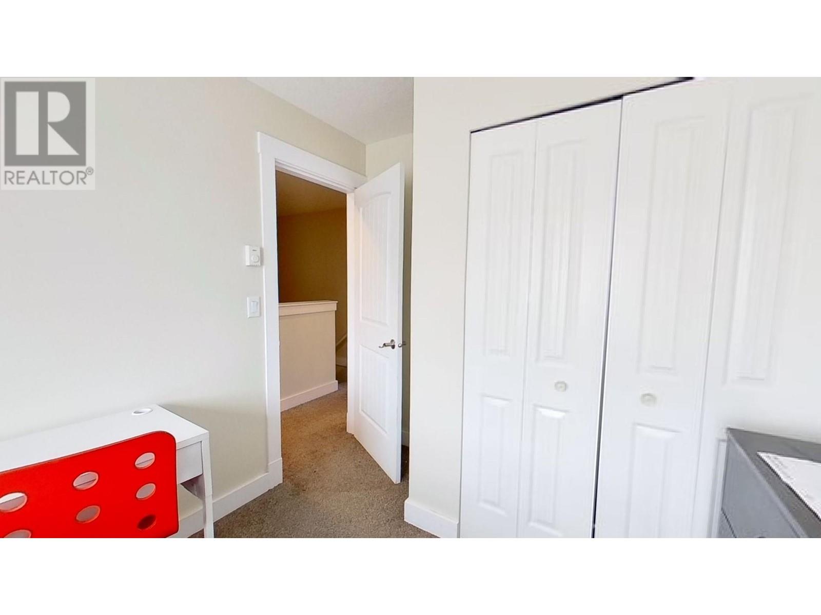 Photo 5 of 10909 104 A Avenue, Fort St John BC