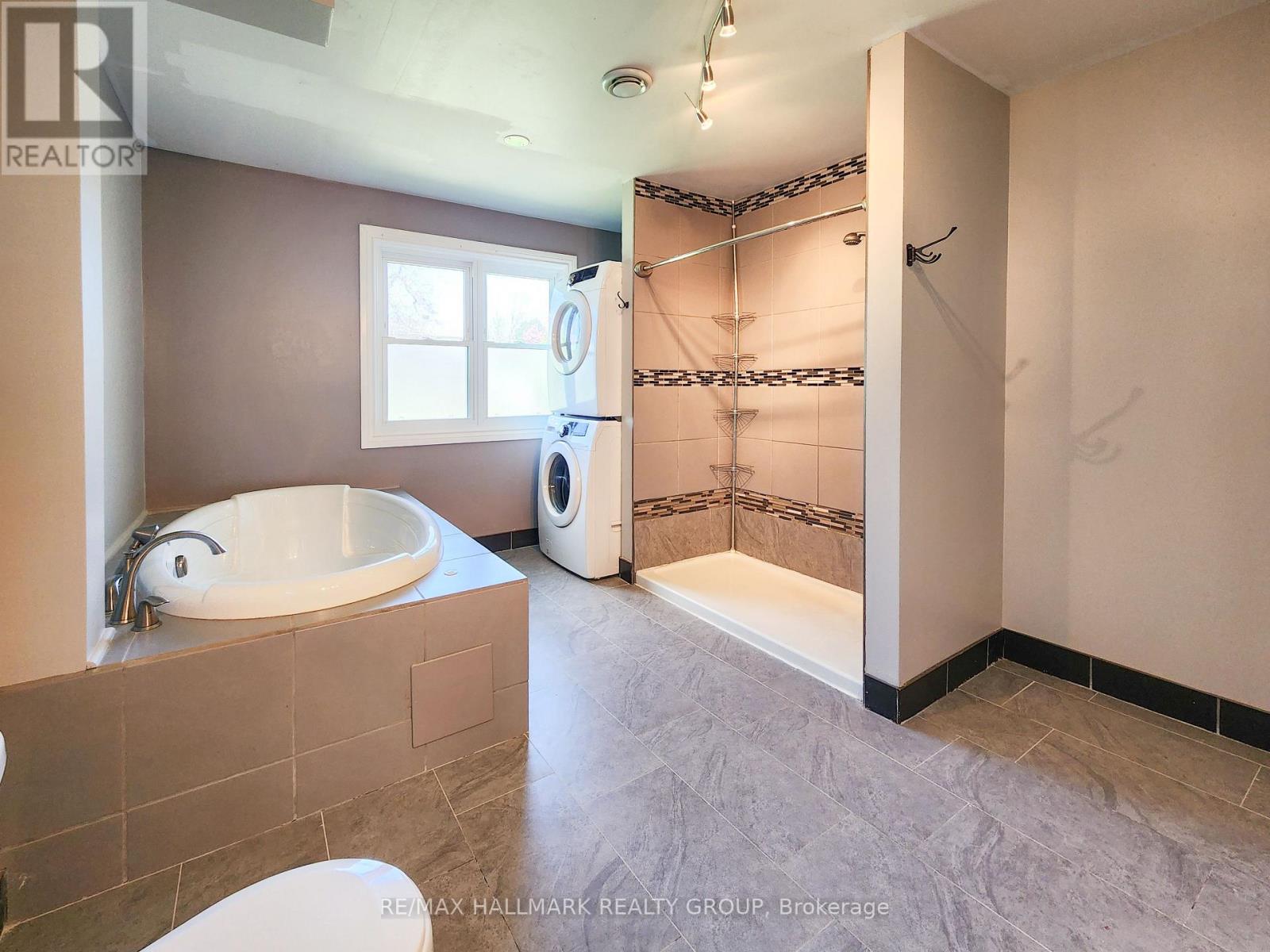 Photo 15 of 14 Roberta Crescent, Ottawa ON