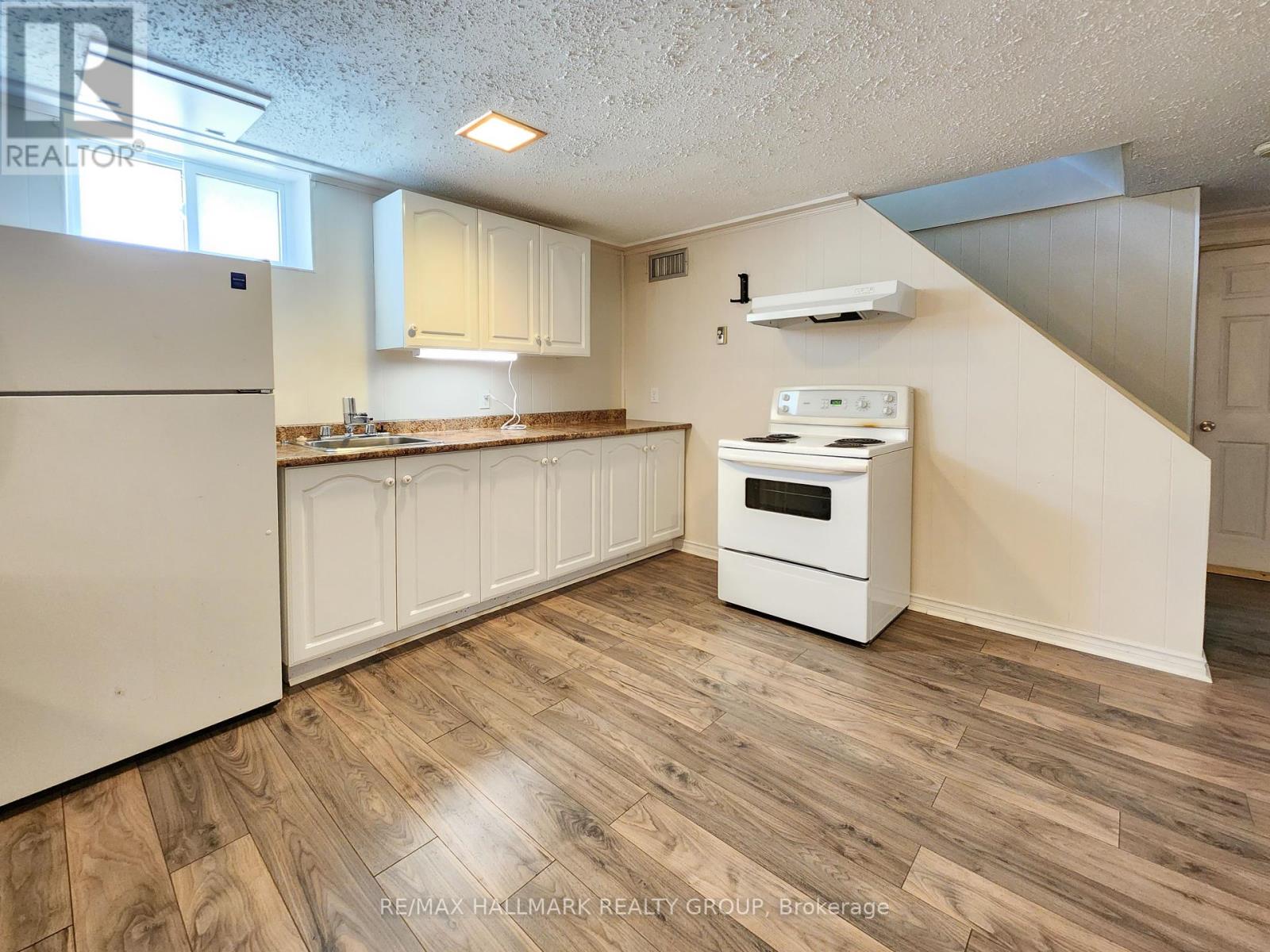 Photo 21 of 14 Roberta Crescent, Ottawa ON