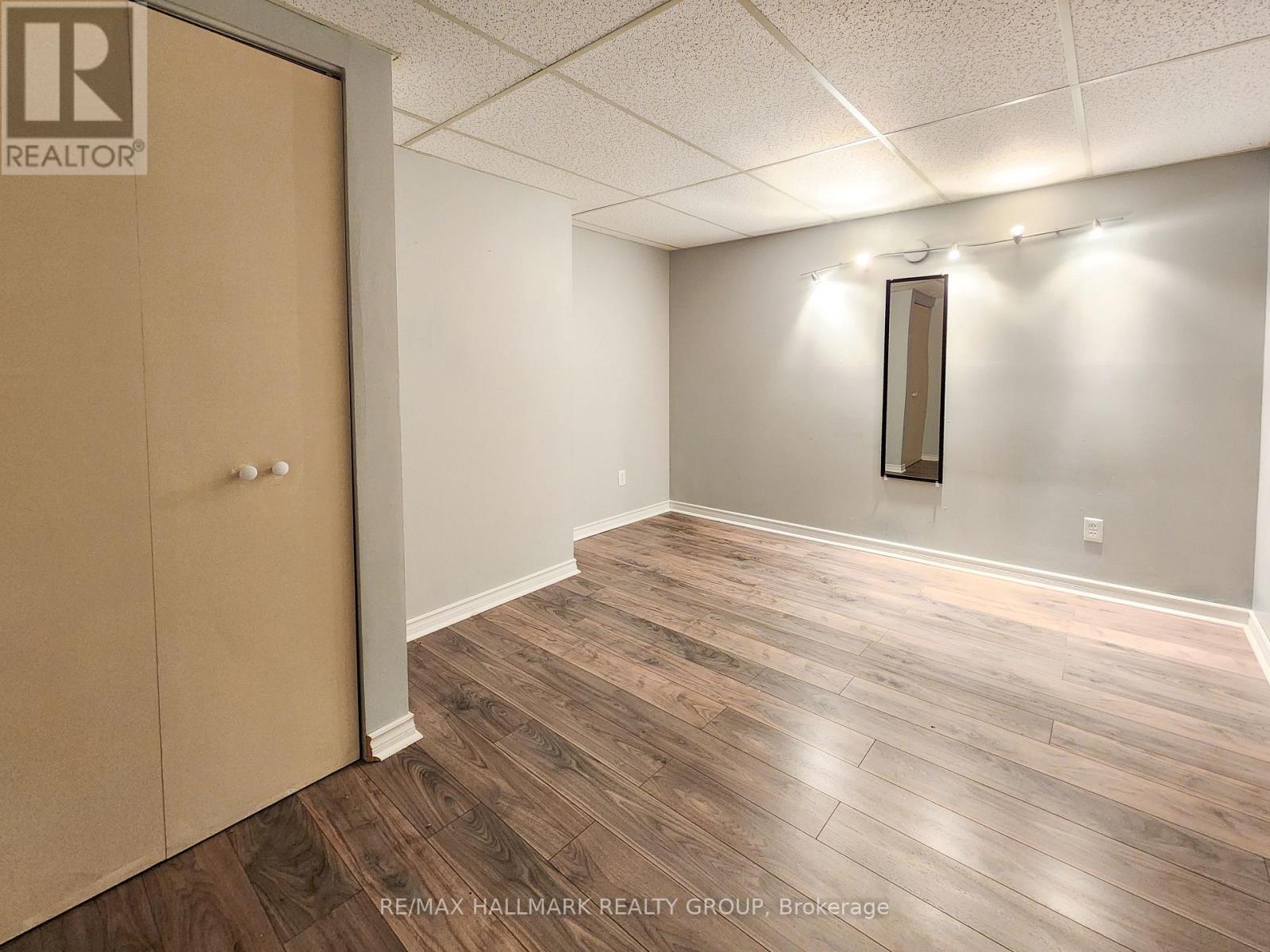 Photo 8 of 14 Roberta Crescent, Ottawa ON