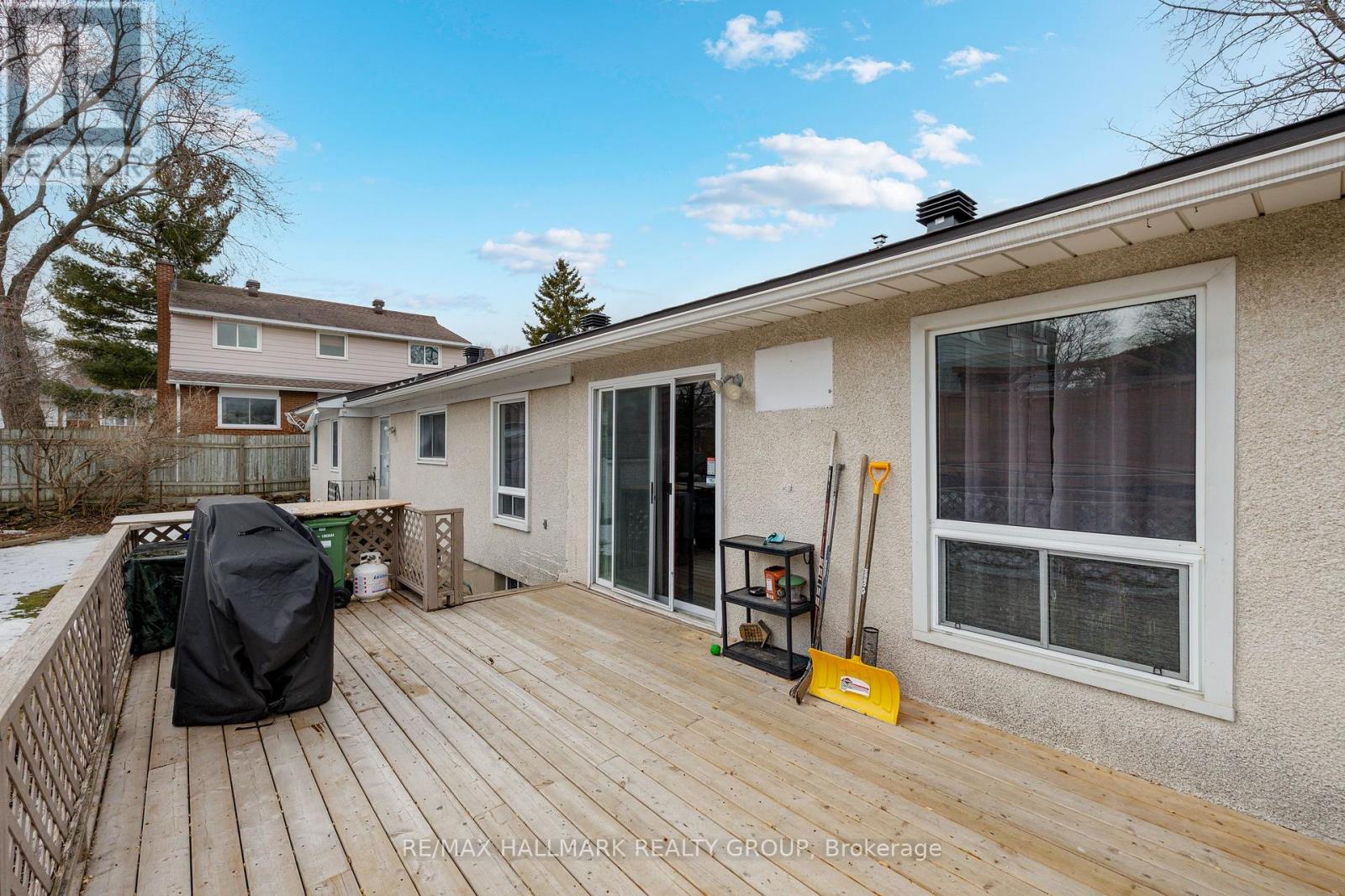 Photo 13 of 14 Roberta Crescent, Ottawa ON