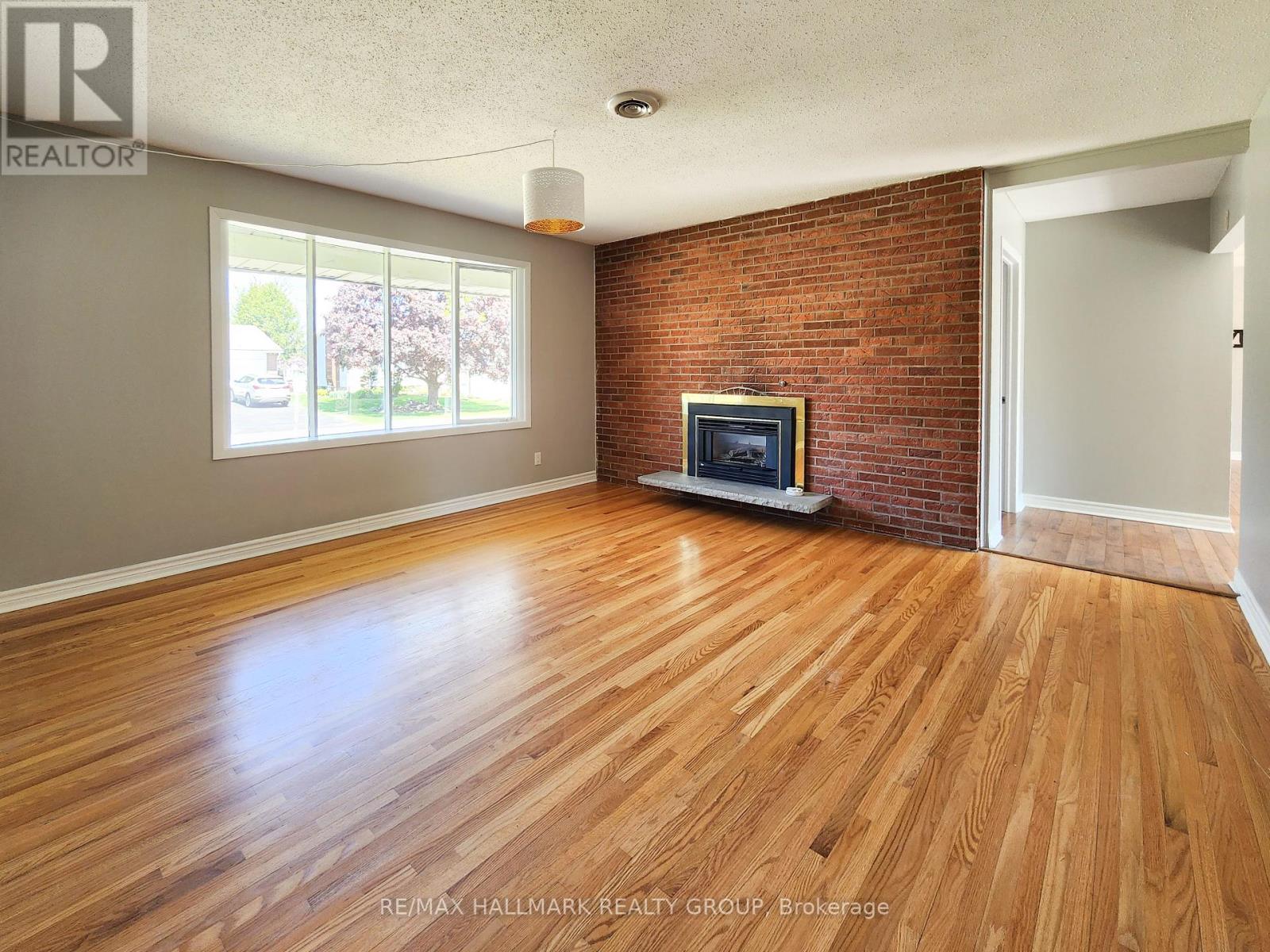 Photo 25 of 14 Roberta Crescent, Ottawa ON