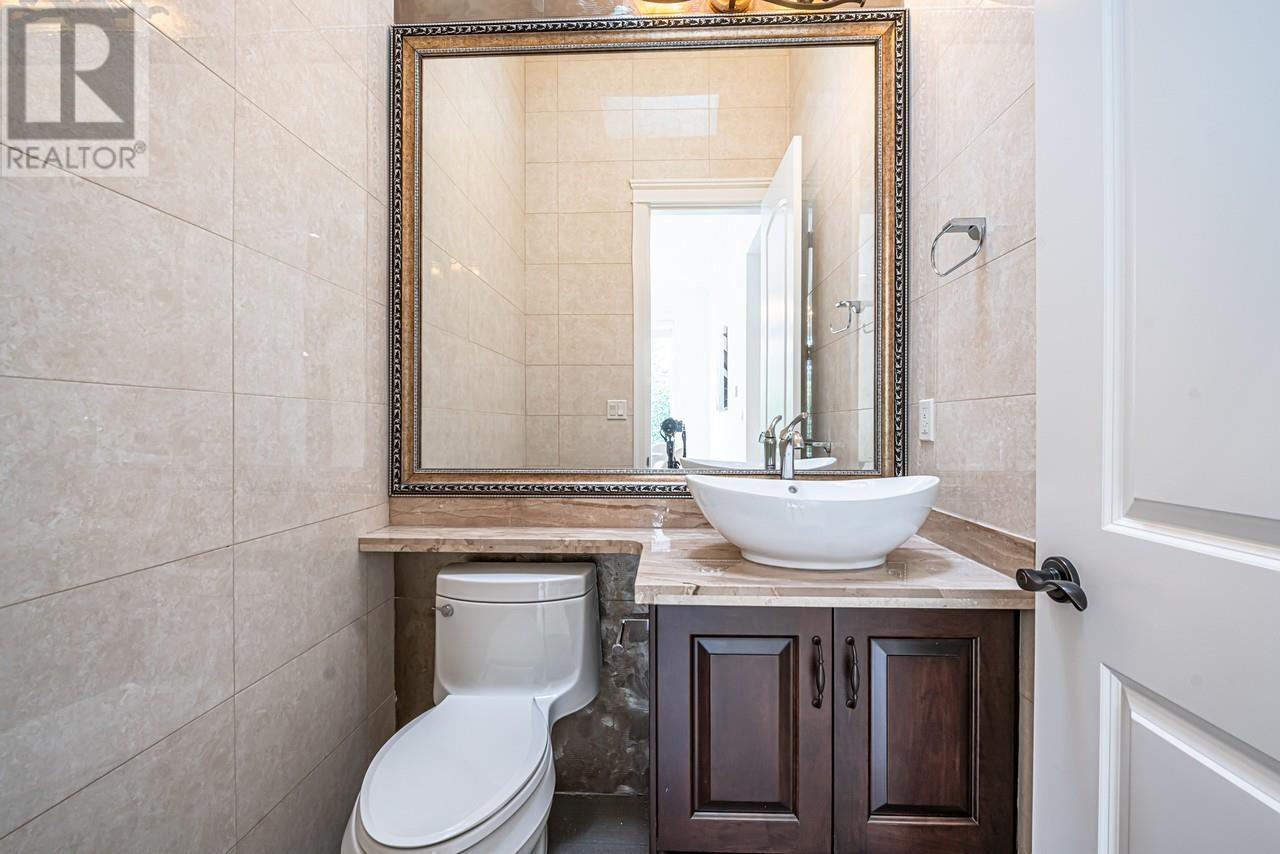 Photo 10 of 4637 Buxton Court, Burnaby BC