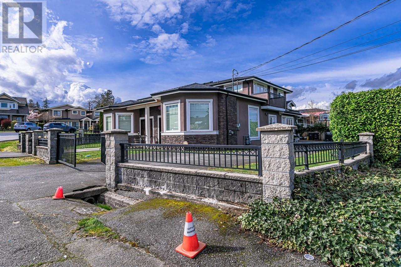 Photo 31 of 4637 Buxton Court, Burnaby BC