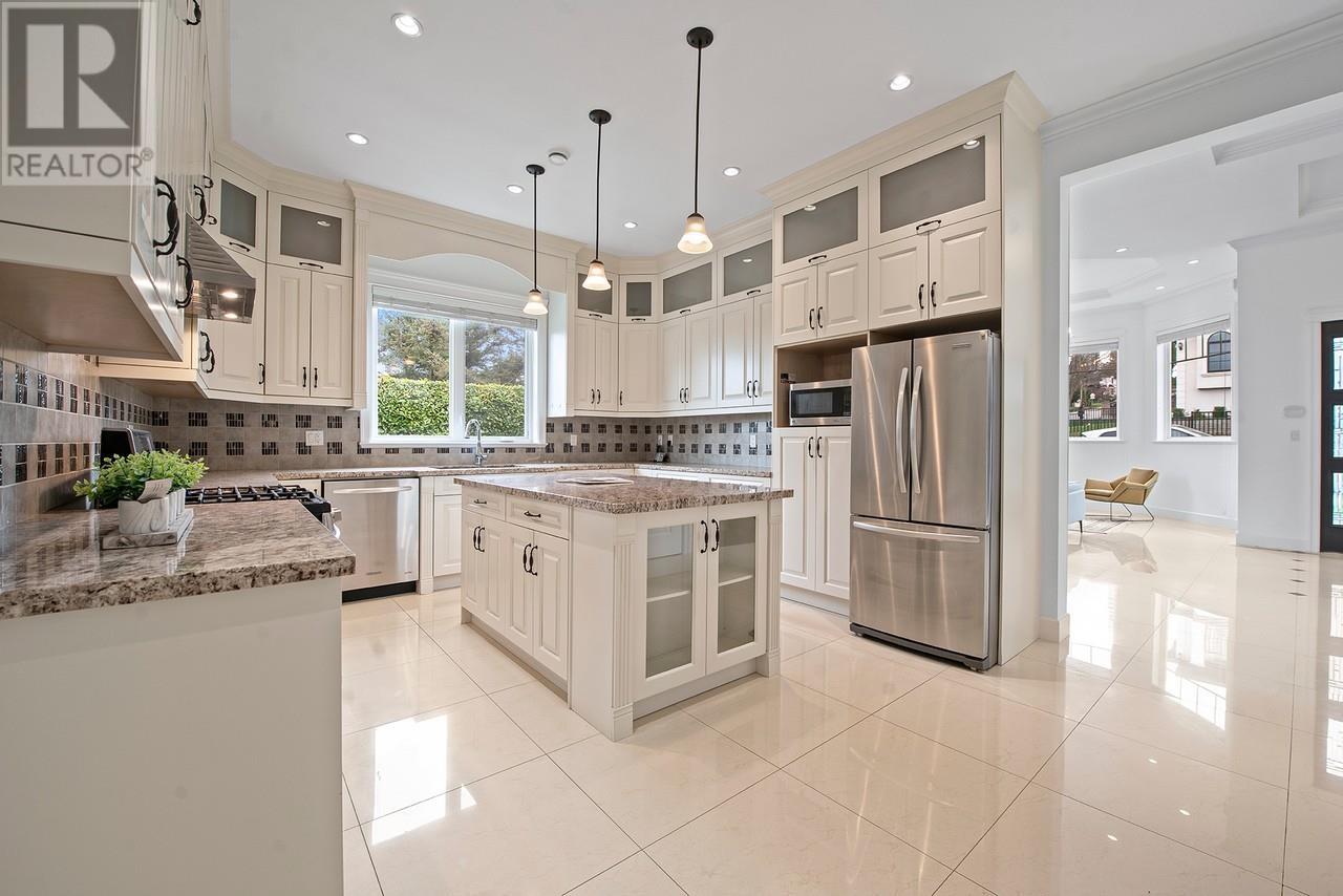 Photo 5 of 4637 Buxton Court, Burnaby BC