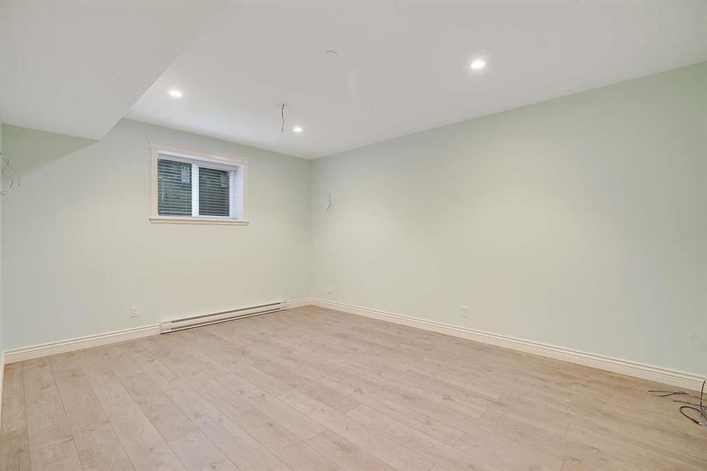 13668 NORTH BLUFF ROAD, White Rock real estate listing R2985147