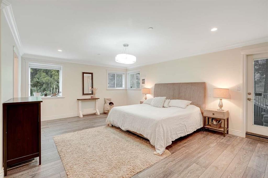 13668 NORTH BLUFF ROAD, White Rock real estate listing R2985147