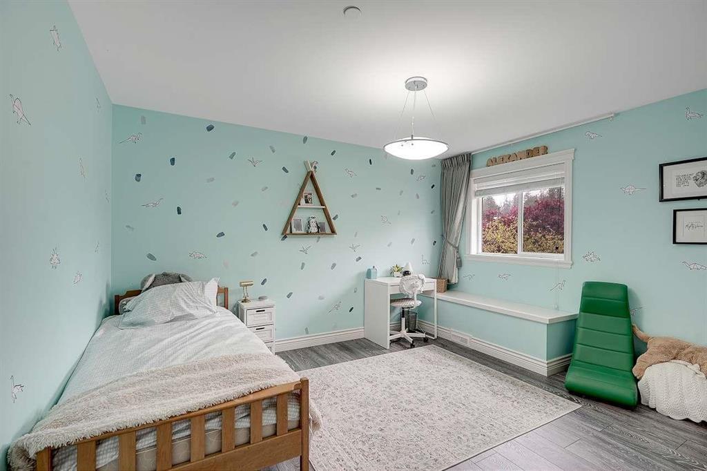 13668 NORTH BLUFF ROAD, White Rock real estate listing R2985147