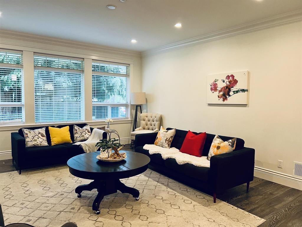 13668 NORTH BLUFF ROAD, White Rock real estate listing R2985147