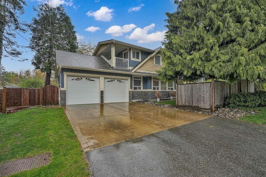 13668 NORTH BLUFF ROAD, White Rock real estate listing R2985147