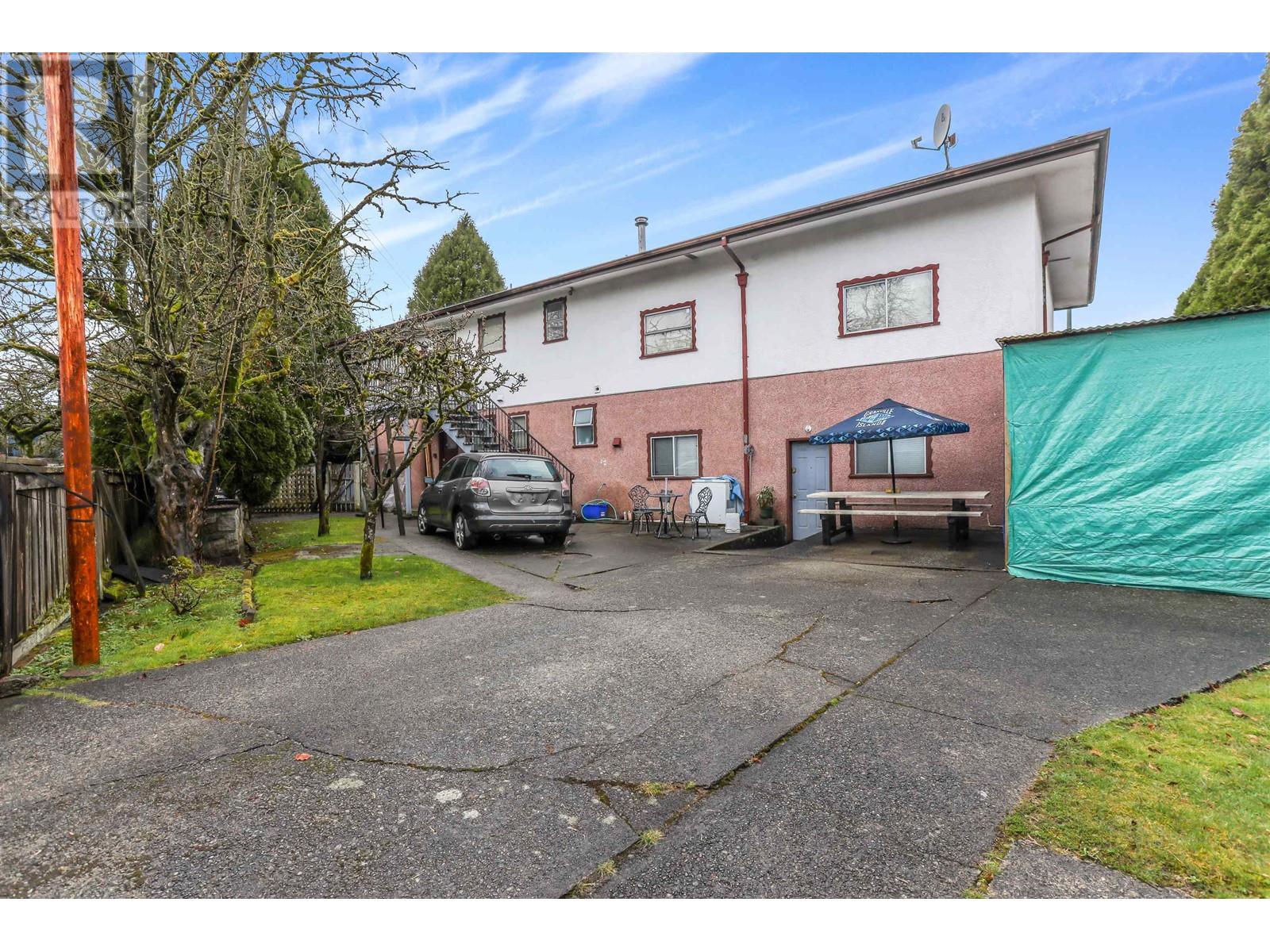 Photo 4 of 3390 Nanaimo Street, Vancouver BC