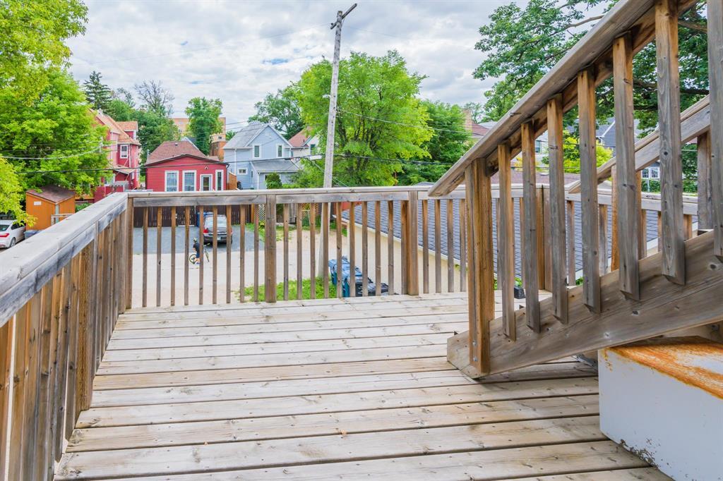 Photo 2 of 574 Gertrude Avenue, Winnipeg MB